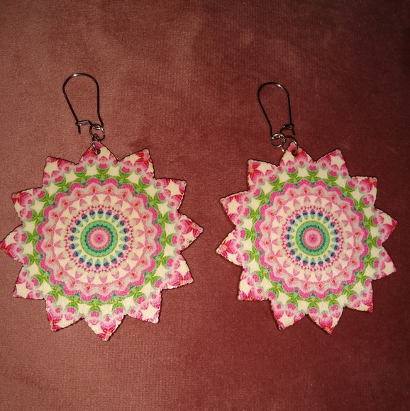 Floral Mandala Earrings Bohemian Round Wood Pink Green Boho Flower Steel Wires - Picture 2 of 7